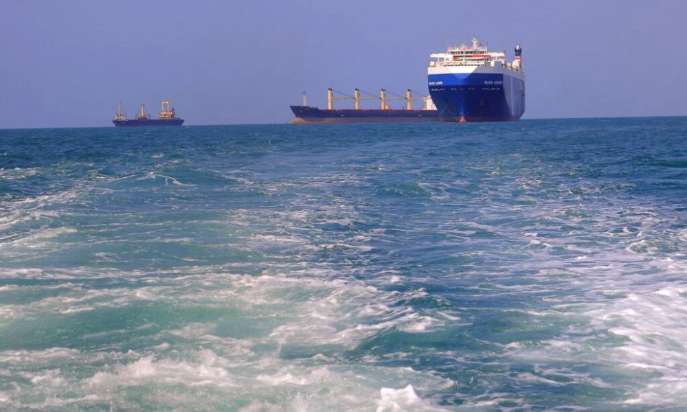 Επίθεση σε πλοίο ανοικτά της Υεμένης – Τρία μέλη του πληρώματος αγνοούνται